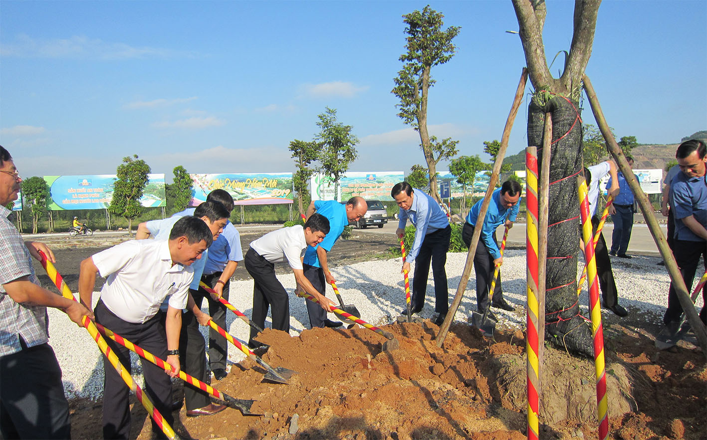 Bộ Trưởng Bộ LĐTB&XH và Chủ tịch Tổng liên đoàn LĐVN tới thăm CBCNV Công ty Bộ Trưởng Bộ LĐTB&XH và Chủ tịch Tổng liên đoàn LĐVN tới thăm CBCNV Công ty