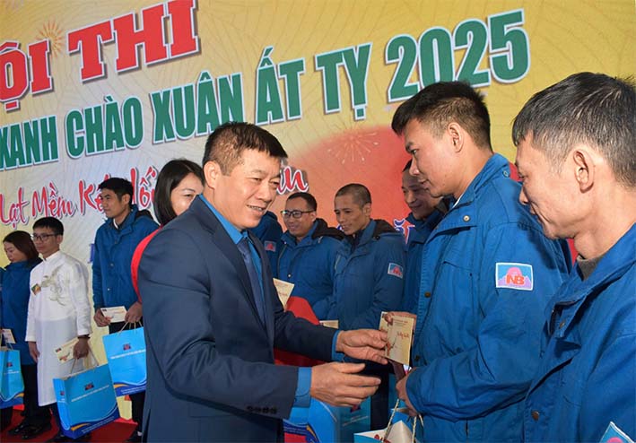 Than Núi Béo tổ chức thành công Hội thi Gói bánh chưng xanh mừng xuân Ất Tỵ Than Núi Béo tổ chức thành công Hội thi Gói bánh chưng xanh mừng xuân Ất Tỵ