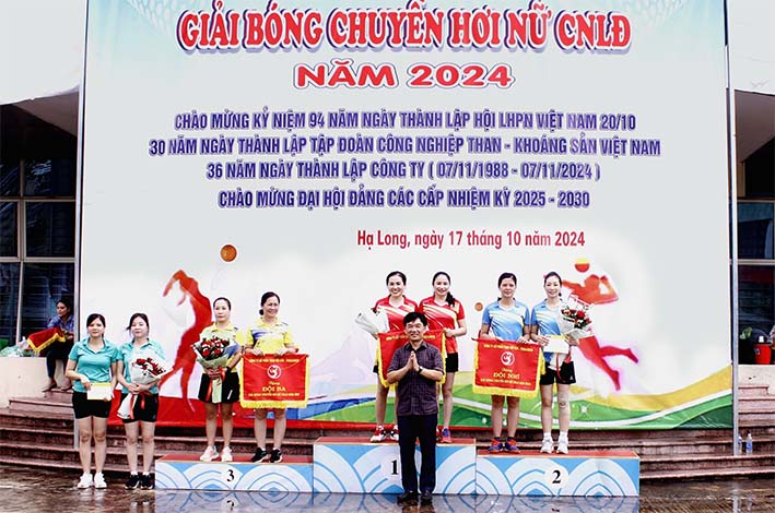Than Núi Béo tổ chức giải Bóng chuyền hơi nữ công nhân lao động năm 2024 Than Núi Béo tổ chức giải Bóng chuyền hơi nữ công nhân lao động năm 2024
