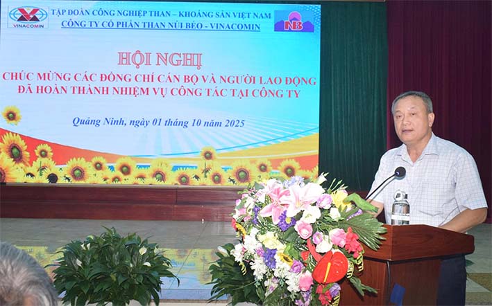 Than Núi Béo tổ chức chia tay cán bộ, công nhân về nghỉ chế độ Than Núi Béo tổ chức chia tay cán bộ, công nhân về nghỉ chế độ