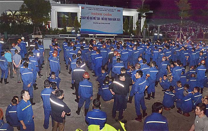 Than Núi Béo tổ chức trình diễn cháy nổ khí mê tan, nổ bụi than Than Núi Béo tổ chức trình diễn cháy nổ khí mê tan, nổ bụi than